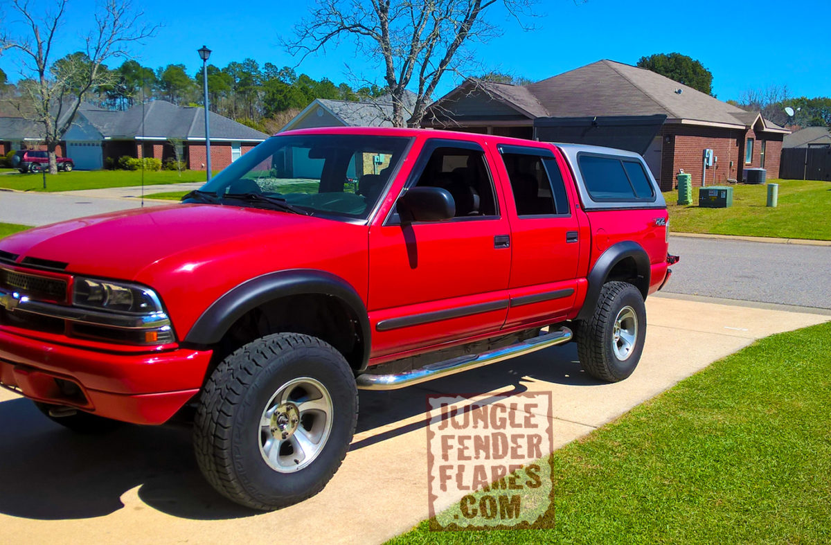Chevrolet S10 ZR5 Crew Cab with ZR2 Style Jungle Fender Flares. 