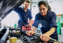 How To Choose the Best Mechanic for Your Truck – A Complete Guide